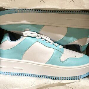 Women's Slam Chunky Sneakers in Blue and White Size 9 NIB